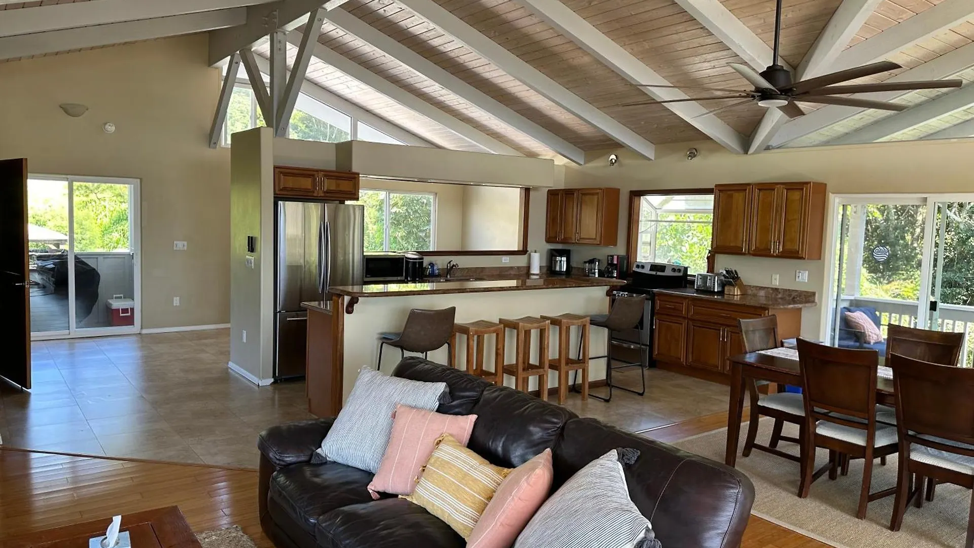 Ocean Views, Indoor And Outdoor Brilliance! Villa Haleiwa